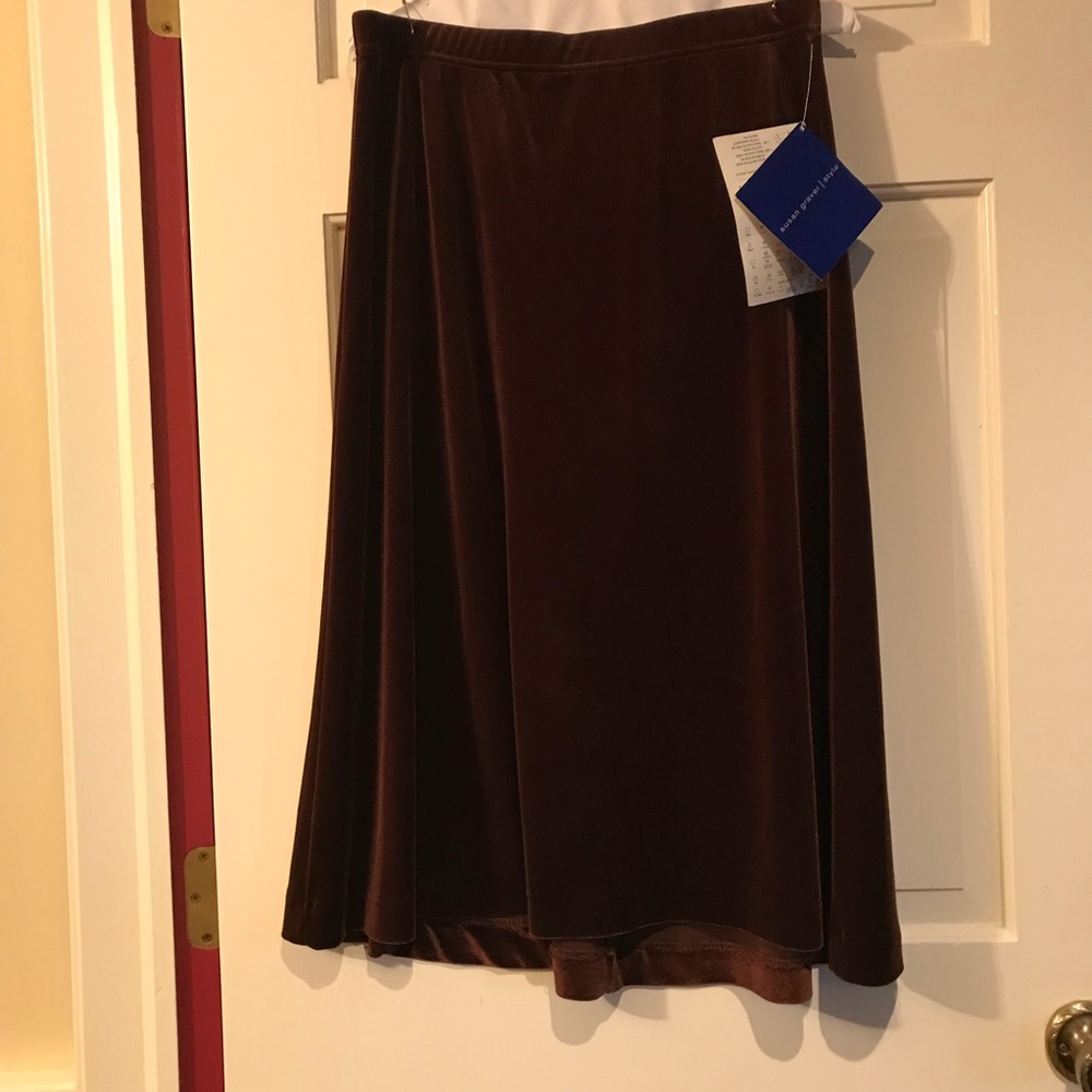 - SKIRT  brown velvet Susan Graver
